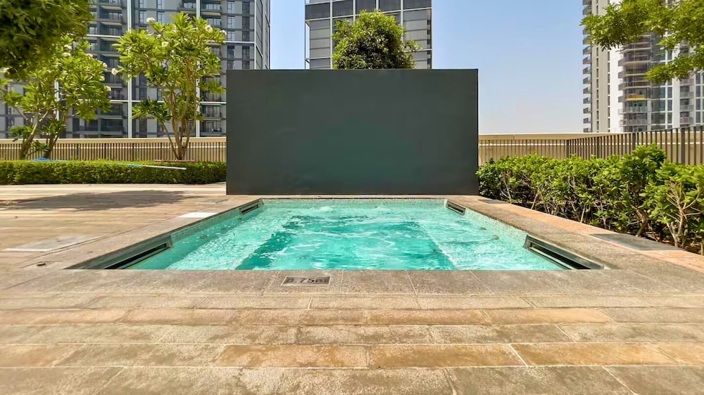 Creek Rise Residences - Creek Harbour