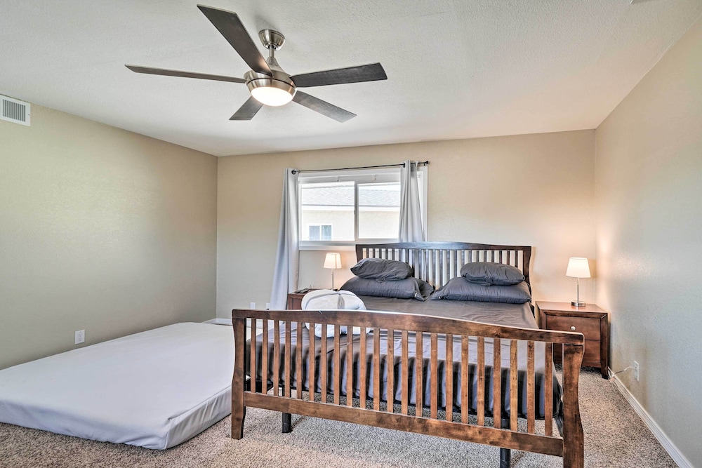 3 Mi to Lake Havasu: Family Home w/ Game Room view 2