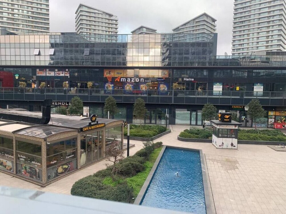 1 1 Balcony Deluxe Apart - Near Mall of Istanbul