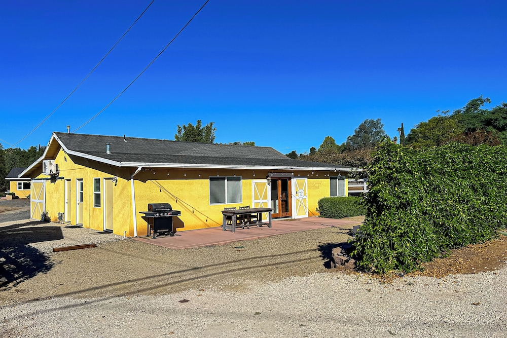 Two Dog-friendly Home, Close to Wine Country