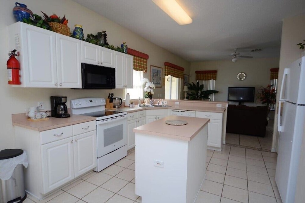 86340 2-story Pristine 4-bed Pool Home W/hot Tub & Balcony - Image 5