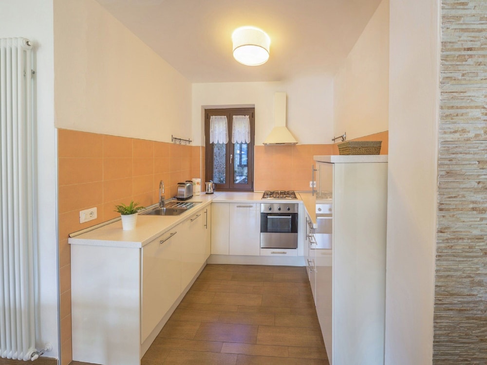Belvilla by OYO Lake-view Holiday Home With Garden view 4
