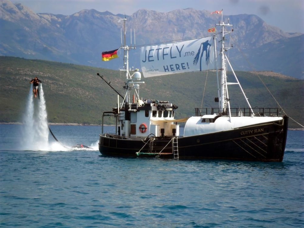 Hotel MS Cutty Jean - Image 1