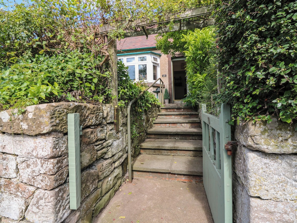 Charlies Cottage