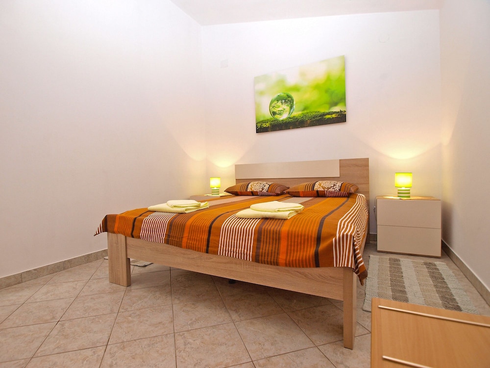 Apartment 893 view 3