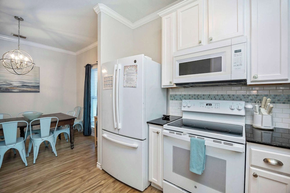 Coastal Townhouse TX Retreat!