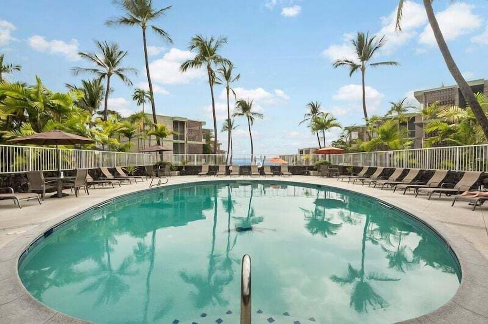 Top Floor With Ocean Views - Convenient Location - Vrkcv
