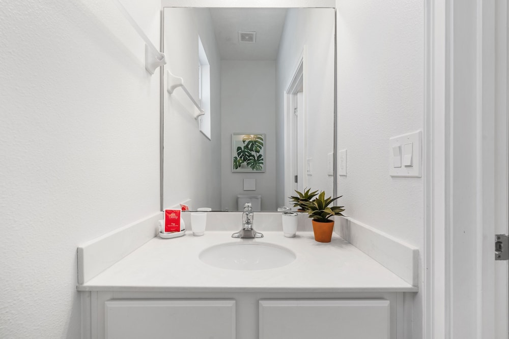 8005 Oak Shadow Ct