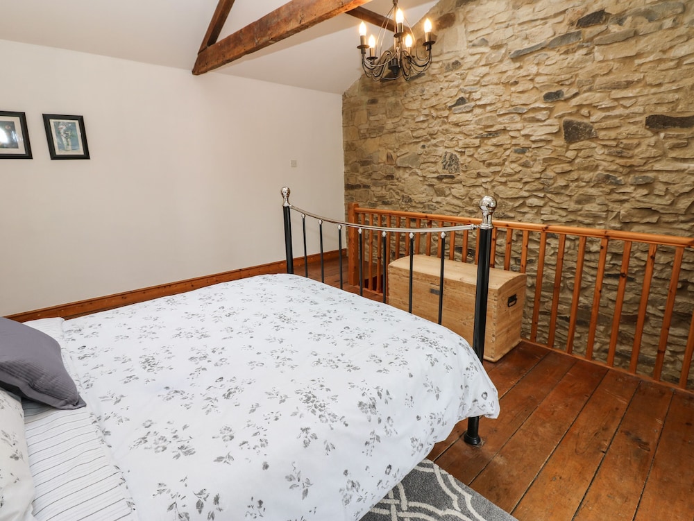 Wayside Cottage view 4