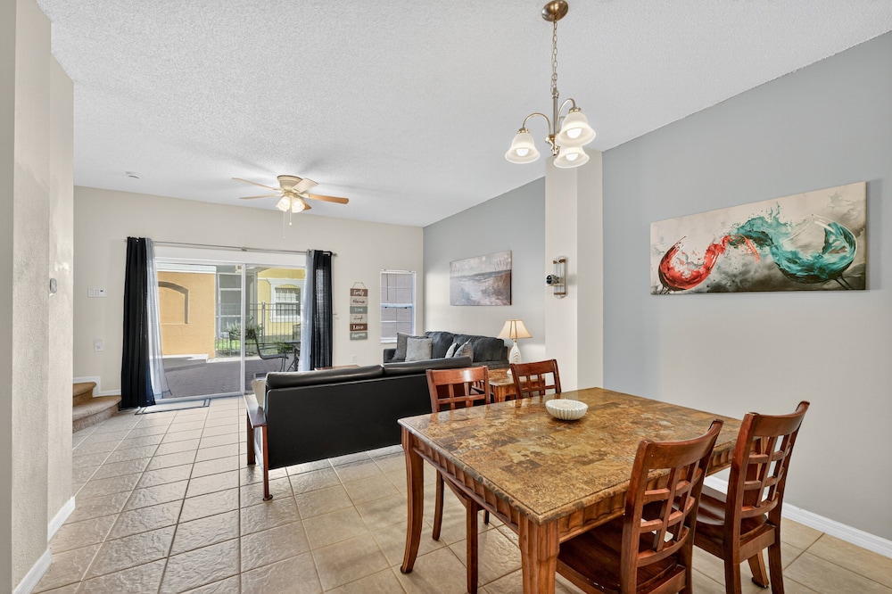 Modern Kissimmee Townhouse Near Disney 3 Bedroom Townhouse