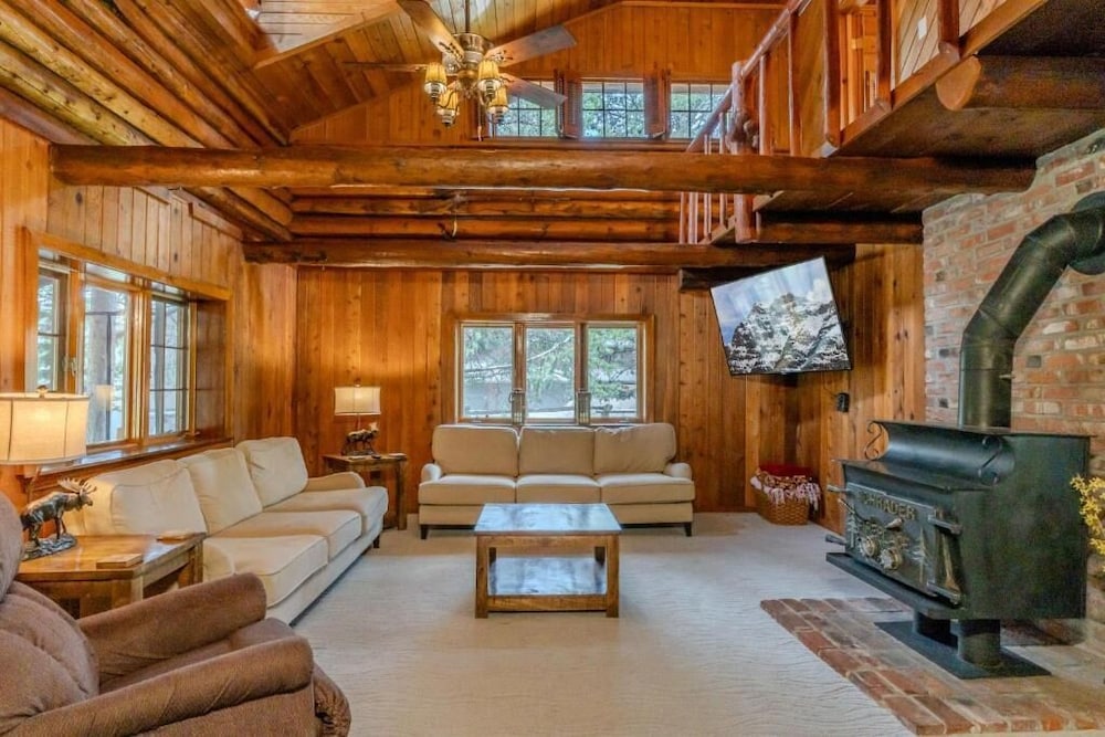 The Moose Bunkhouse