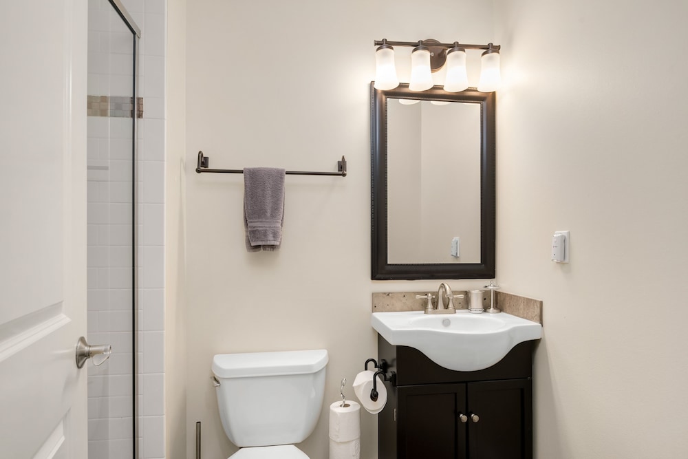 Seattle Vacation Home: The Aerodrome