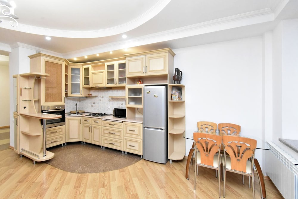 Apartment by Luxe Group HH331
