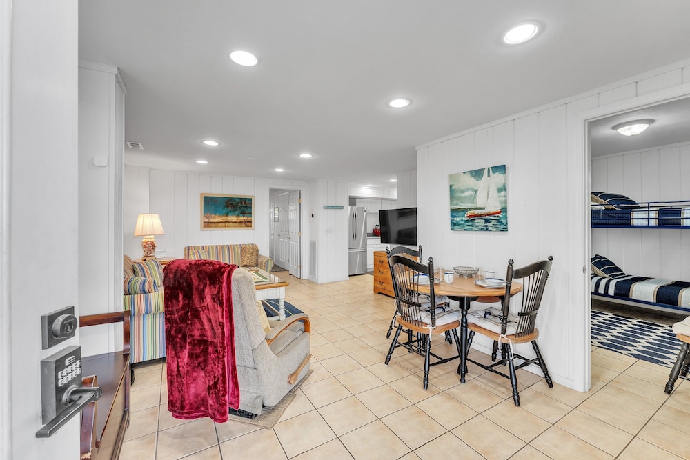 Coastal Camelot - Walk To Surfside Beach 2 Bedroom Duplex