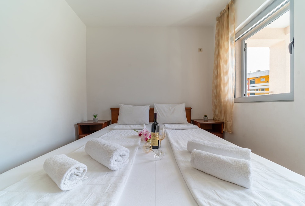 SMS Apartments
