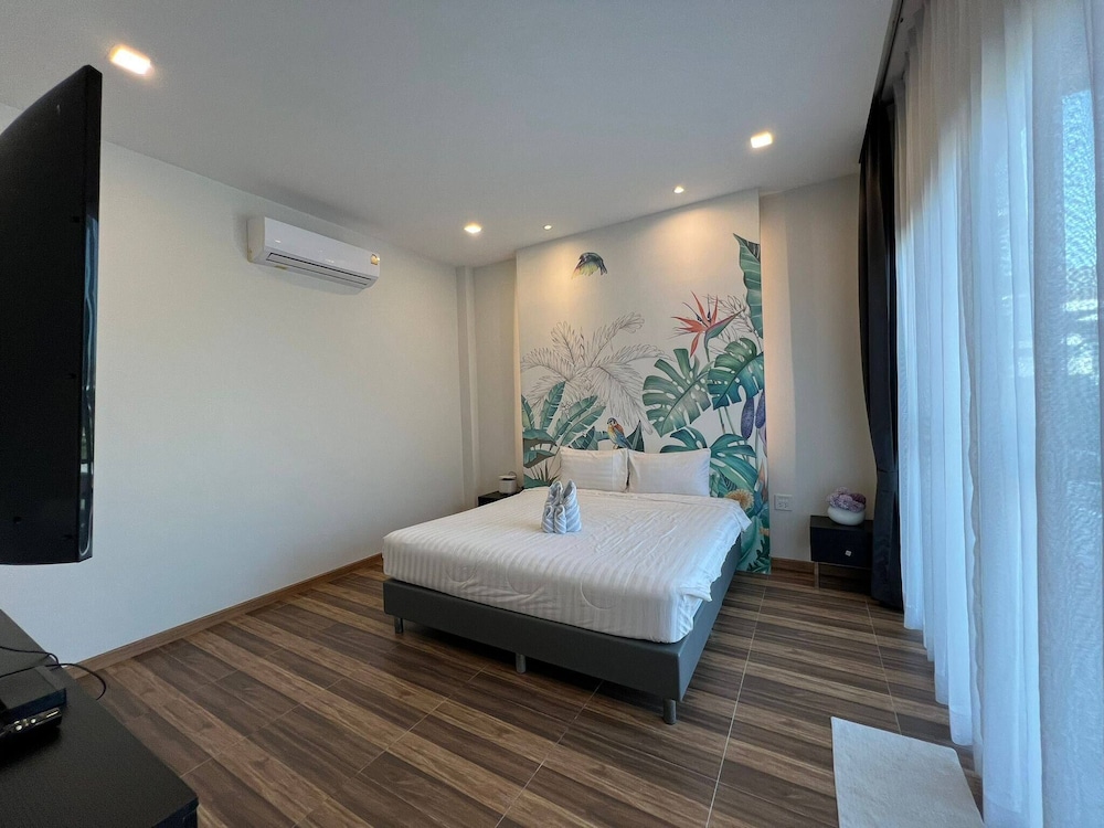 Orange Private Pool Villa, Near Cham Am Beach