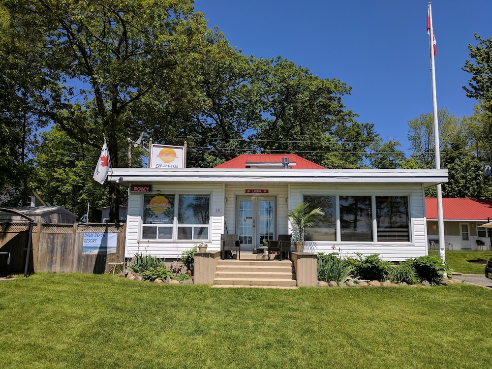 Balm Beach Resort & Motel