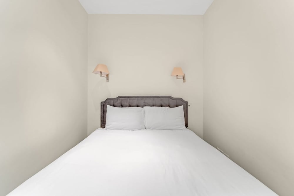 The Belgravia Place - Stunning Bright 2bdr Home