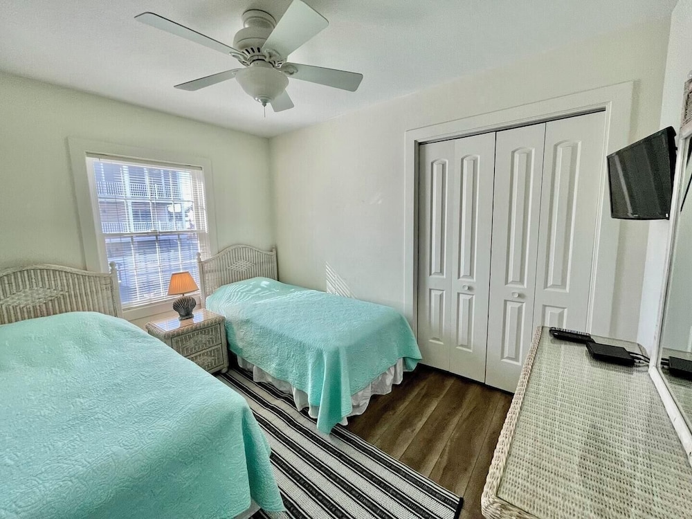 Clayton Street 17B