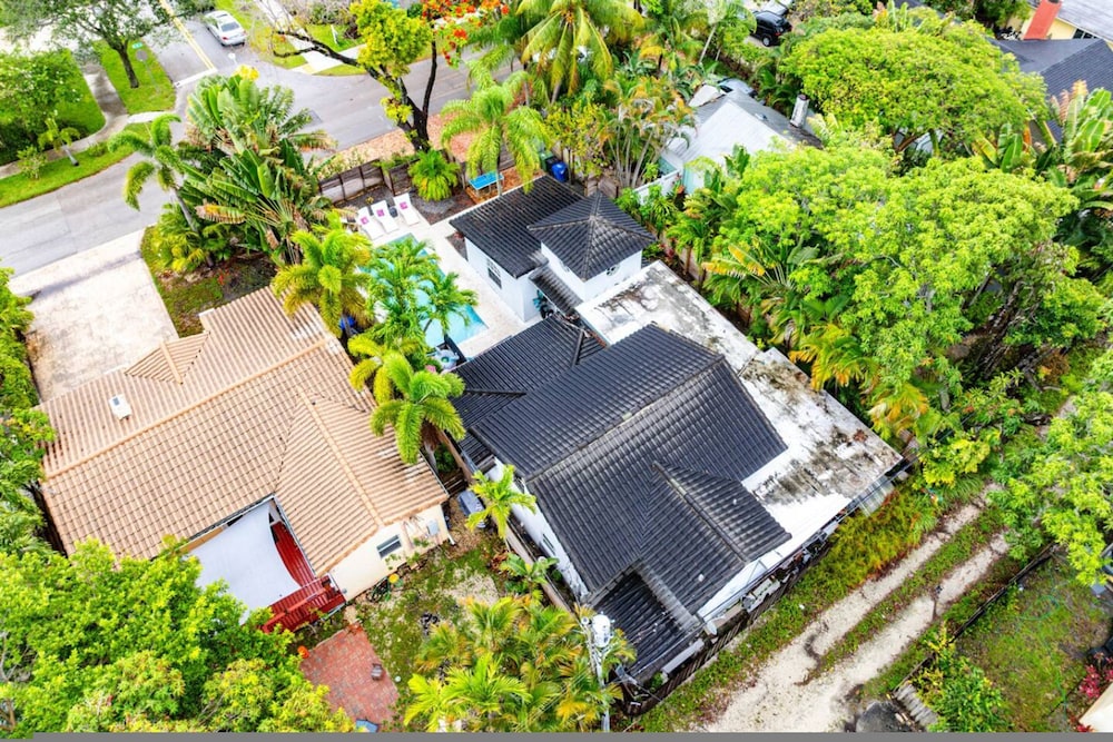 Chic Retreat Heated Pool Floats Close to Beach