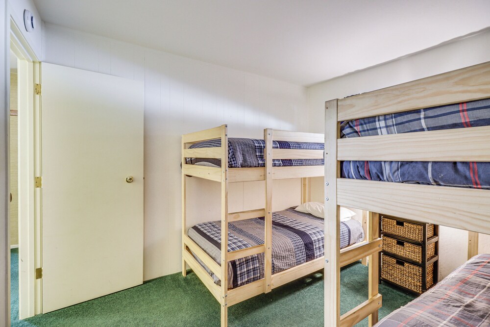 1 Mi to Beach: Cozy Incline Village Condo!