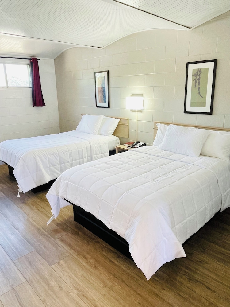 Georgianna Motel