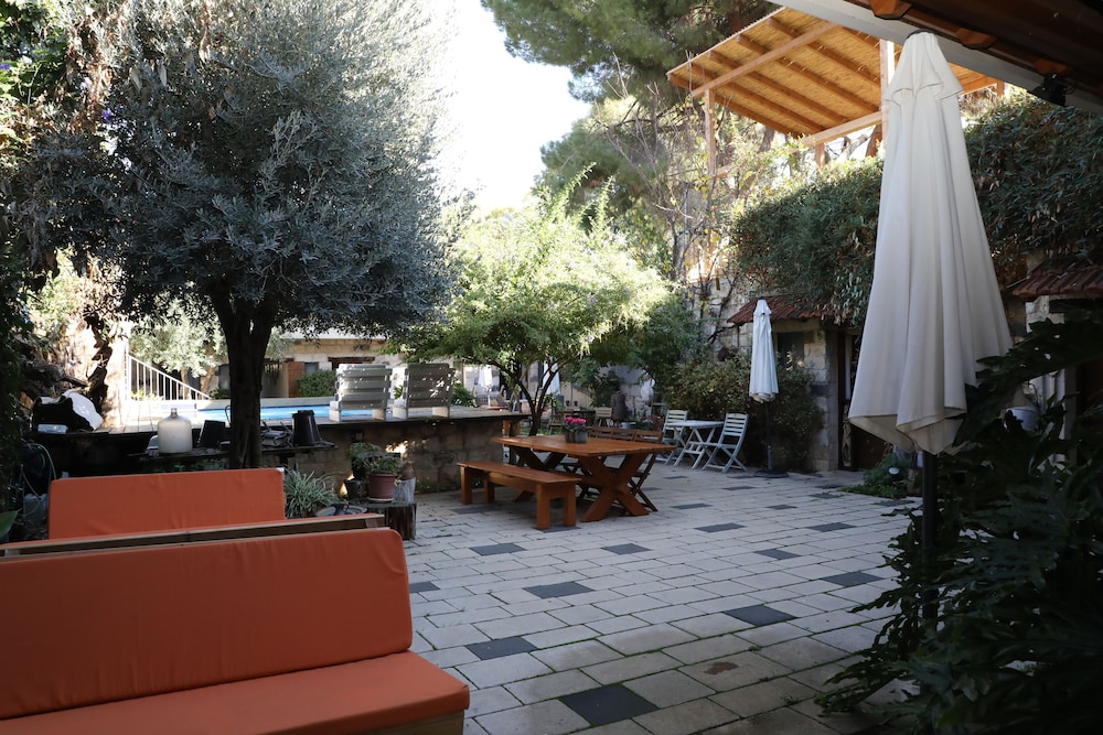 Shulamit Yard