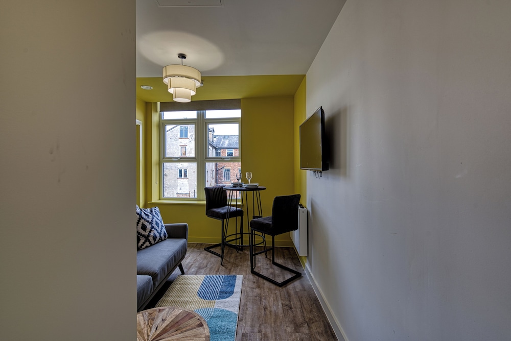 Renaissance House Apartments