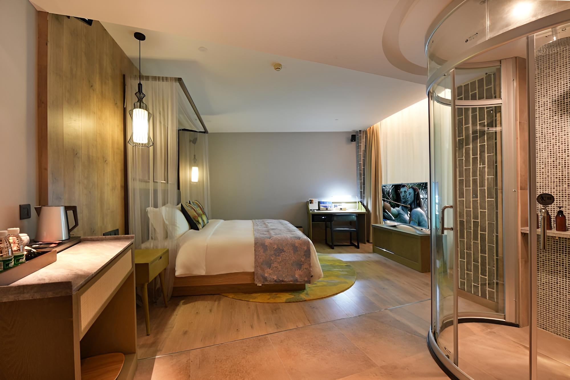 MEHOOD LESTIE HOTEL