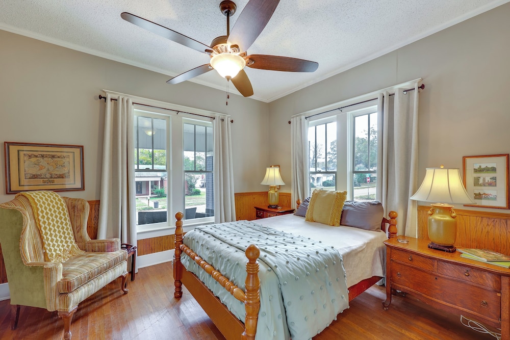 'hickory Hill House' < 1 Mi to Downtown Texarkana!