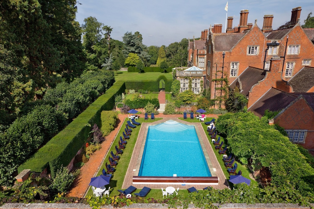 Hook Vacations - Tylney Hall - Property Image 1