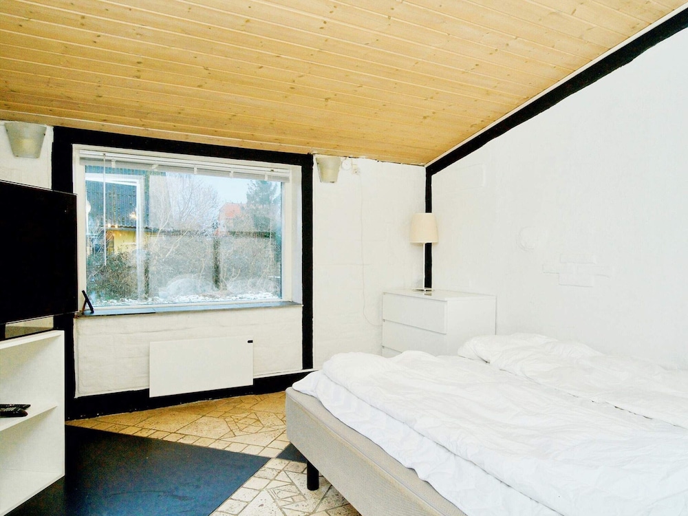 Charming Harbor Cottage-by Traum view 3