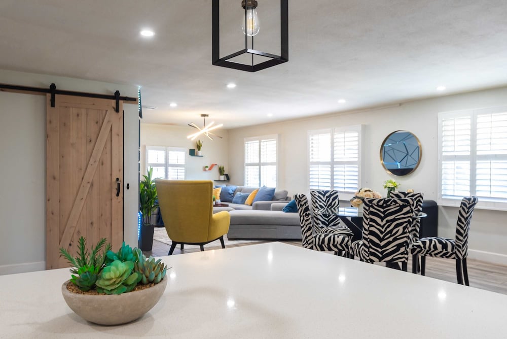 Phoenix 4 BDR Home With Outdoor Entertainment