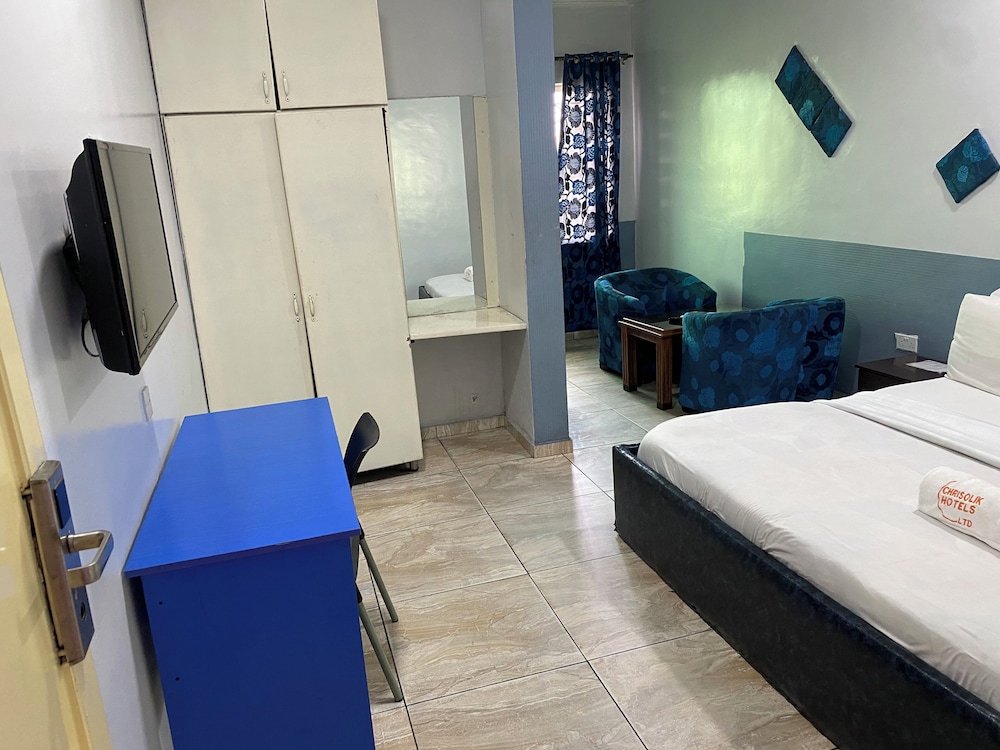 Chrisolik Hotel