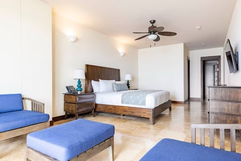 3 Bedroom Condo in Croc's Casino Resort