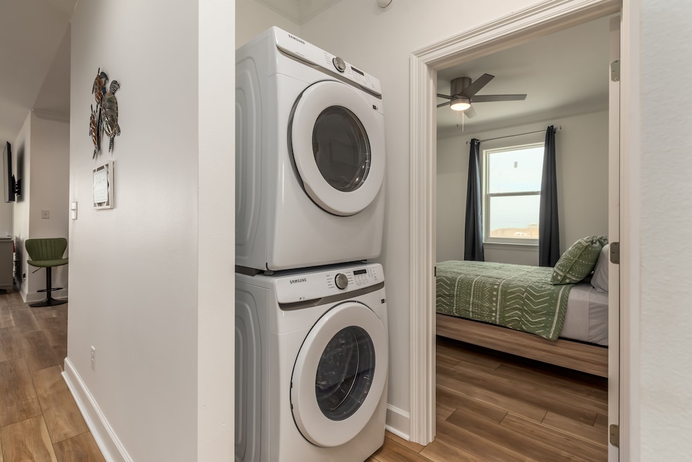 Beautiful C's - 2924 Bienville Blvd 5 Bedroom Home