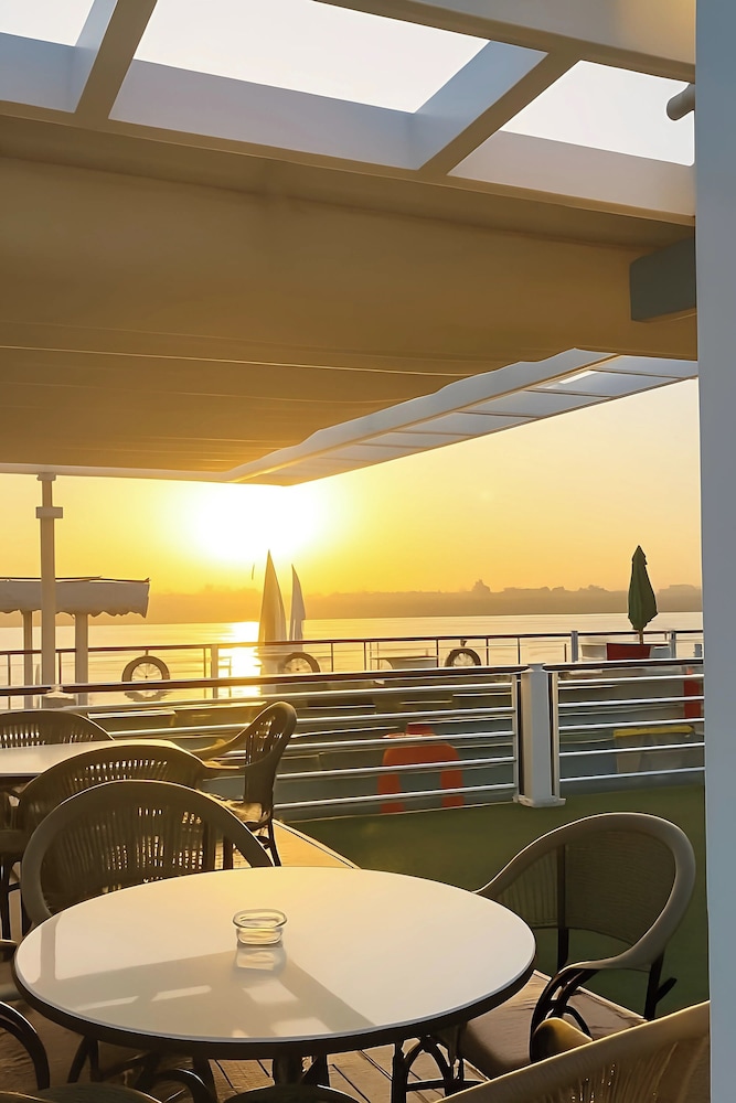 Nile Cruise Royal Queen 2 Every Wednesday from Aswan 3 nights and every Saturday from Luxor 4 nights