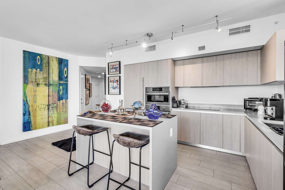 Ocean Eagle View - Luxury Oceanfront Stay for 6