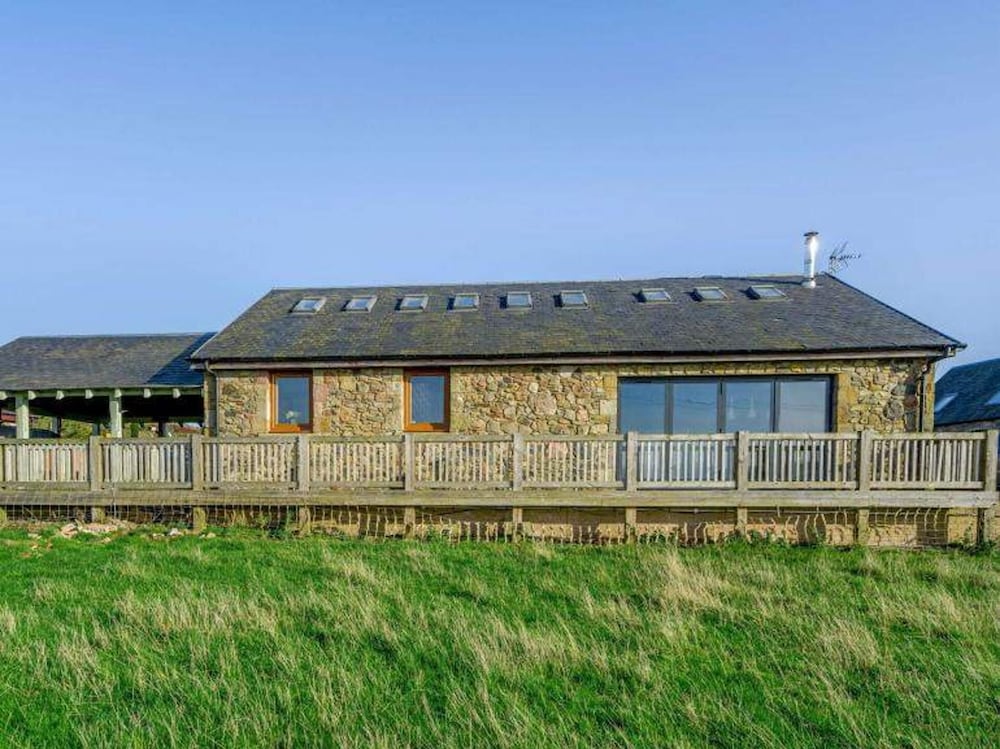 Sleeps 10 - Hot tub - Pool Table - Play Park
