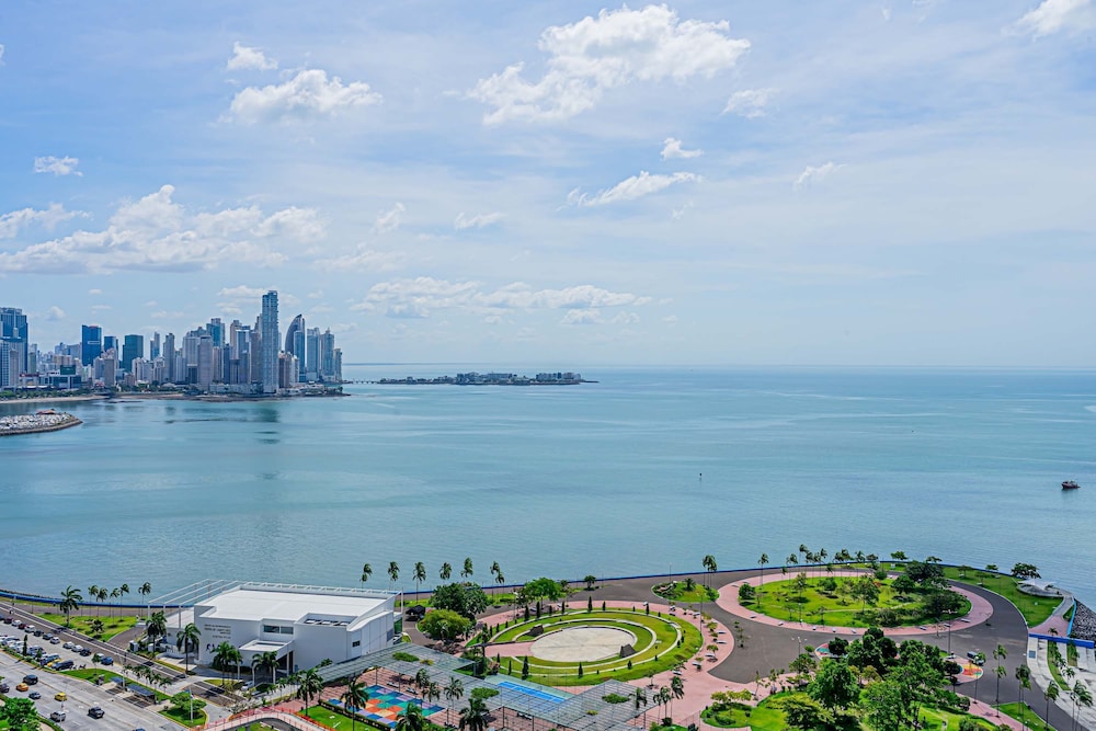 w Dreamy 1BR w Stunning Cinta Costera Views