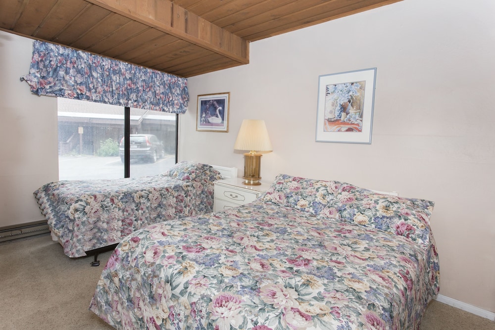Mammoth Village Properties by 101 Great Escapes