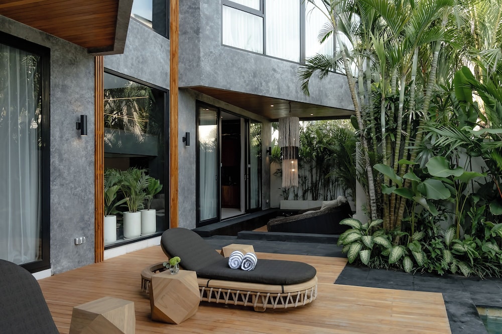 AMO Residences