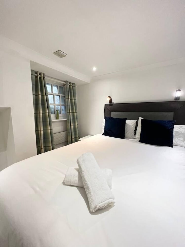 Stunning 2-bed Apartment in Maidstone view 3