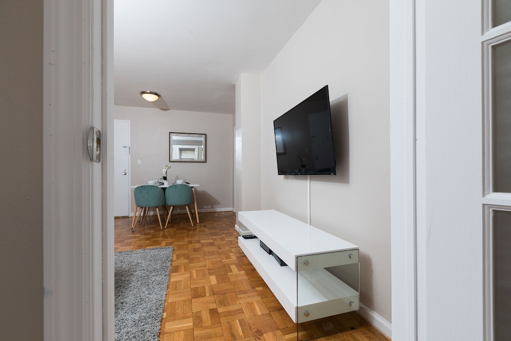 2 Bed Apt Ideally Located in UES of Manhattan