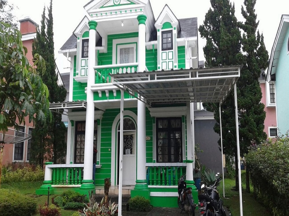 Villa Kota Bunga Seruni