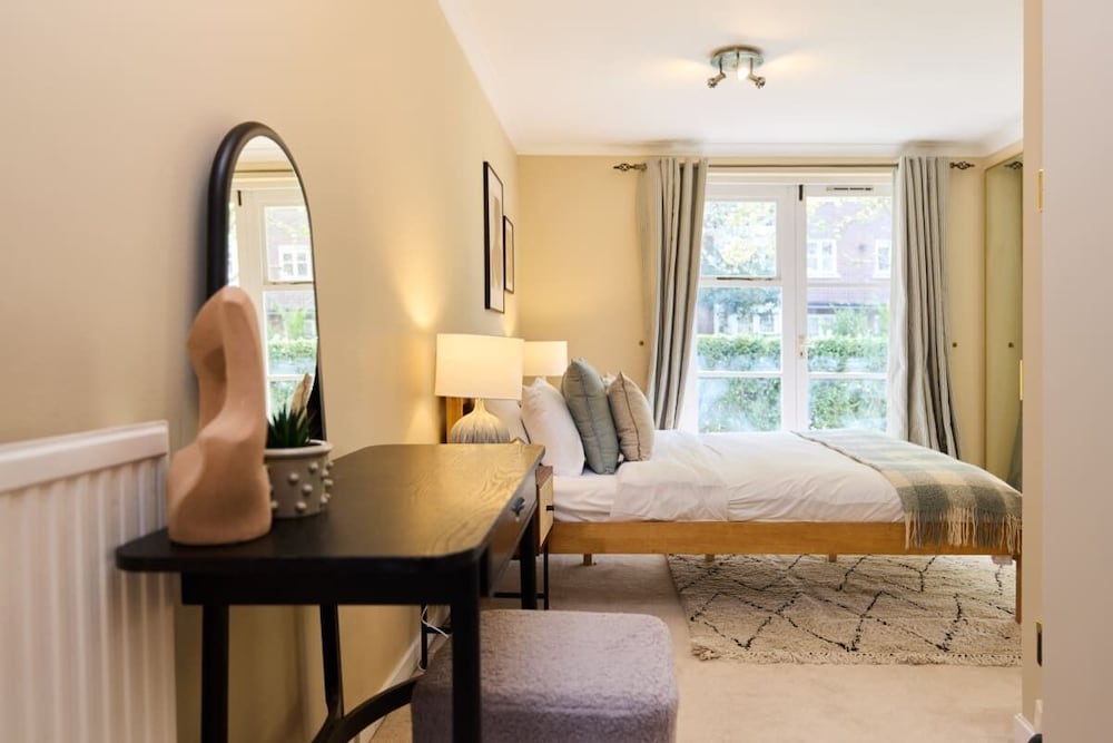 The Brompton Park Escape Bright 2bdr Flat With Patio Access