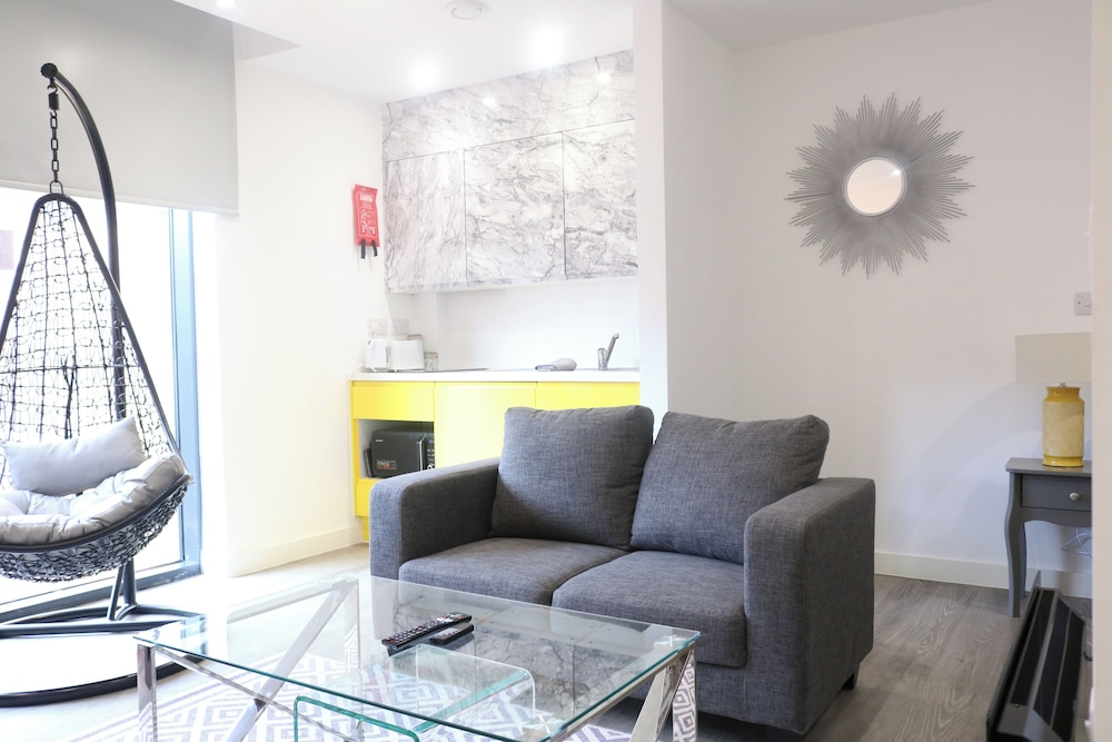 Sheffield City Apartment Retreat