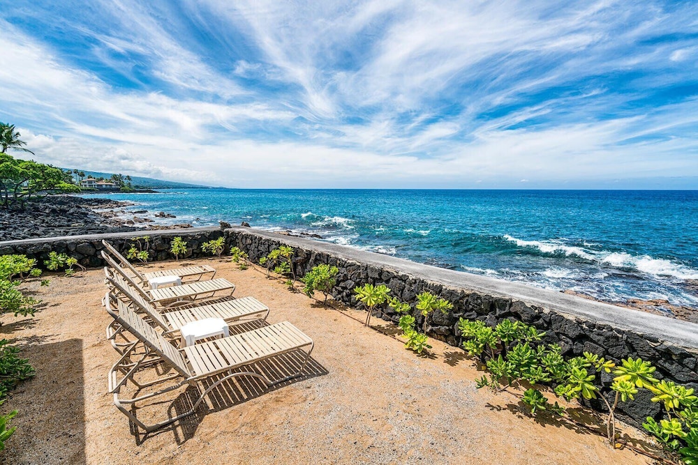 Oceanfront Complex - Updated Ground-floor Condo w/ AC & 2 Pools - Vrkcv
