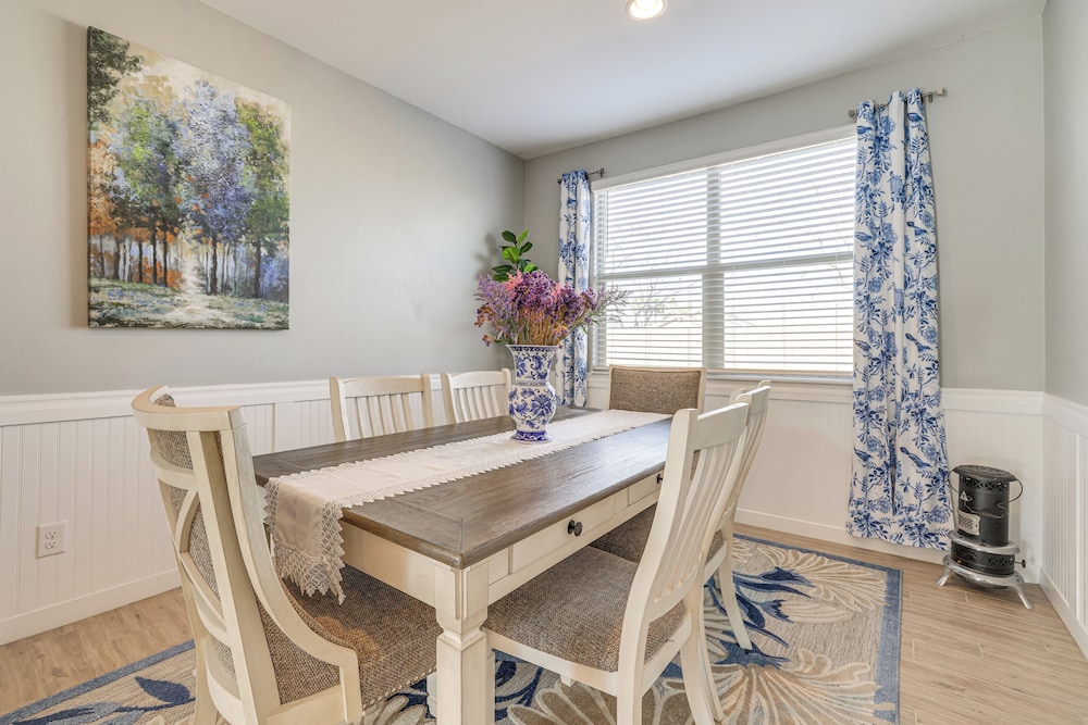 Covered Patio: Family-friendly Home in Casa Grande