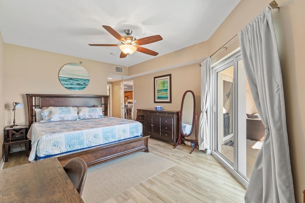 Oceanwalk 3-304